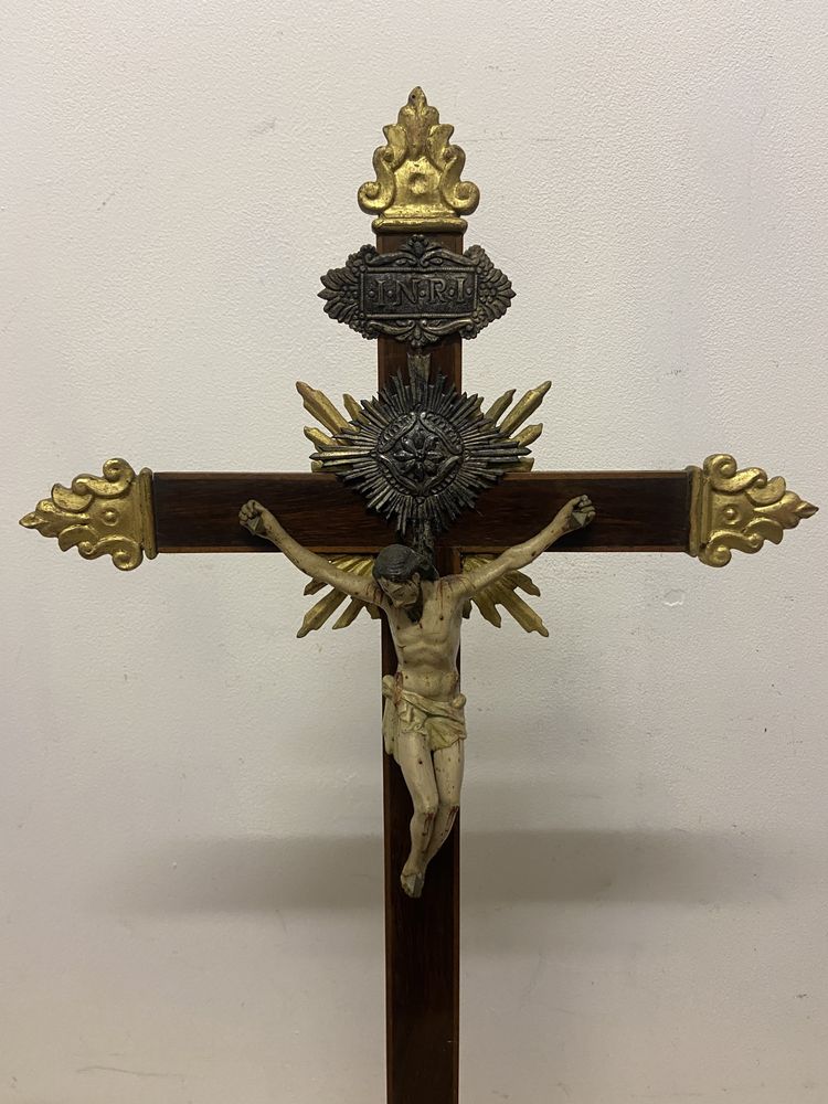 Cristo Crucificado - Madeira e Prata (Séc XIX)
