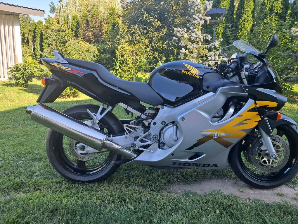 Honda CBR F4 600 przebieg 25000