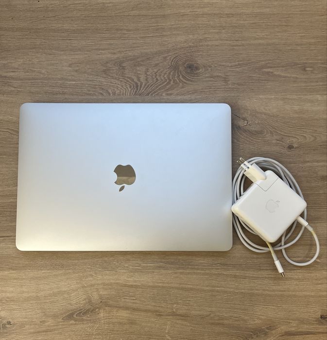 MacBook pro 2019 i5