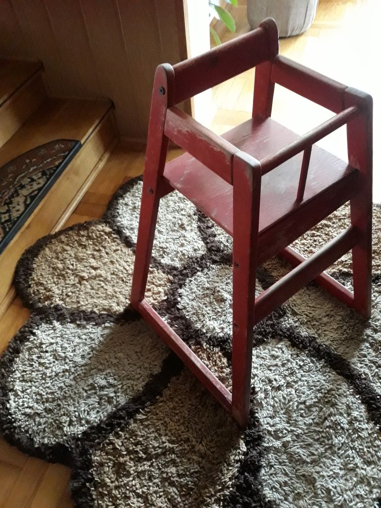 Krzesło drewniane do karmienia
