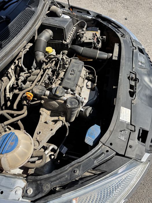 Авто skoda fabia 2011 1.2