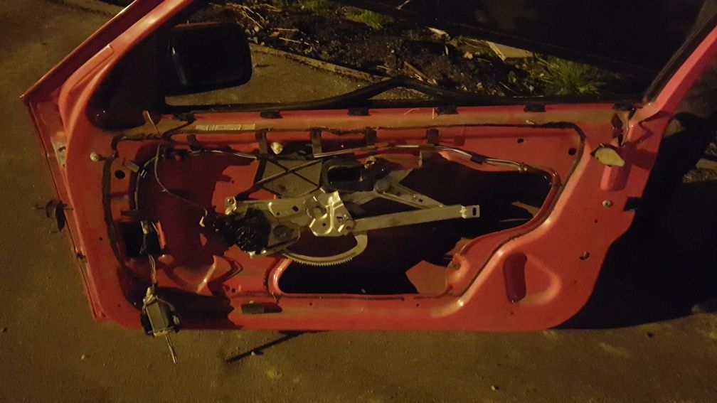 Bmw e36 compact drzwi hellrot prawe i lewe