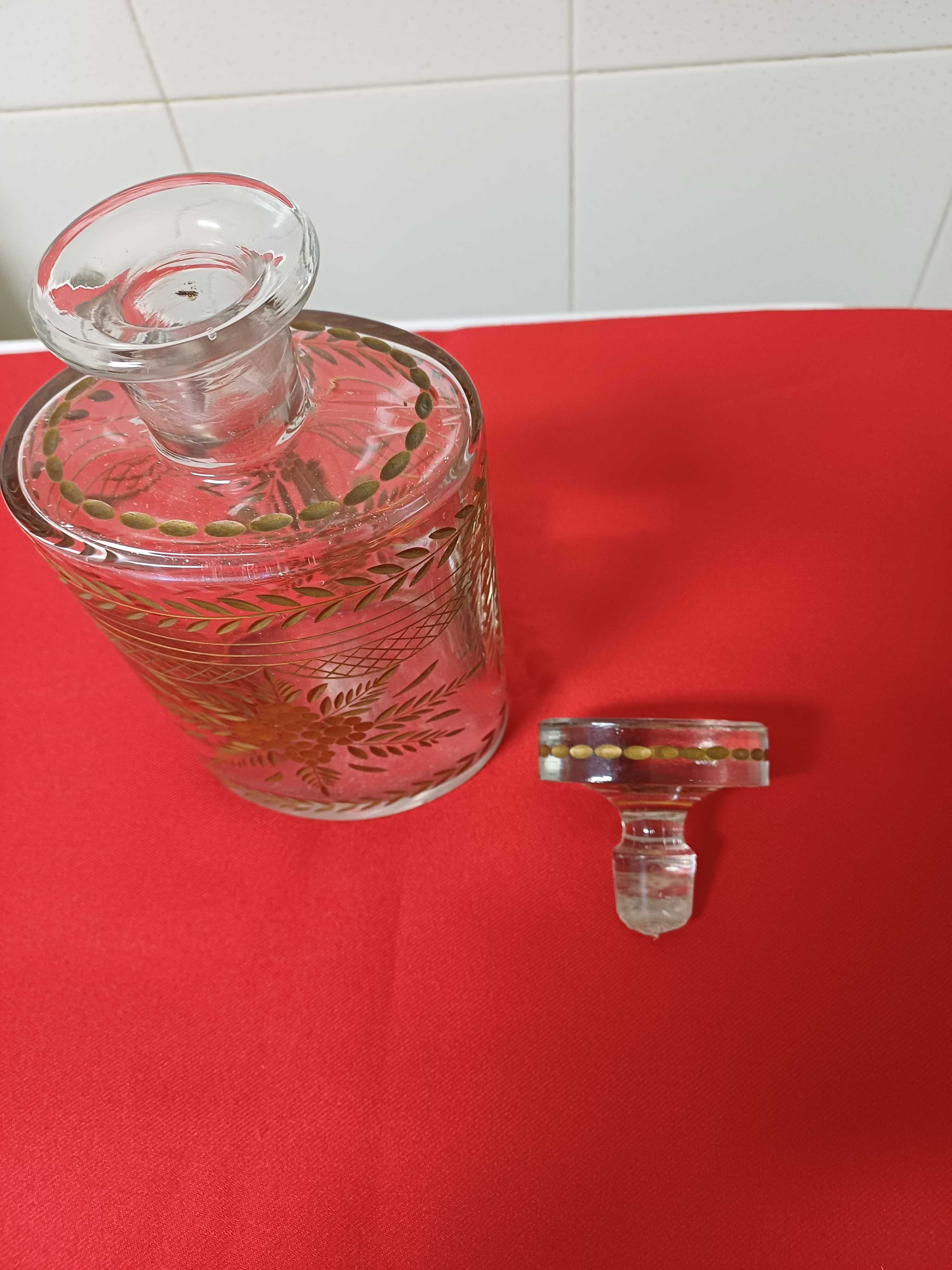 Garrafa de cristal lapidado