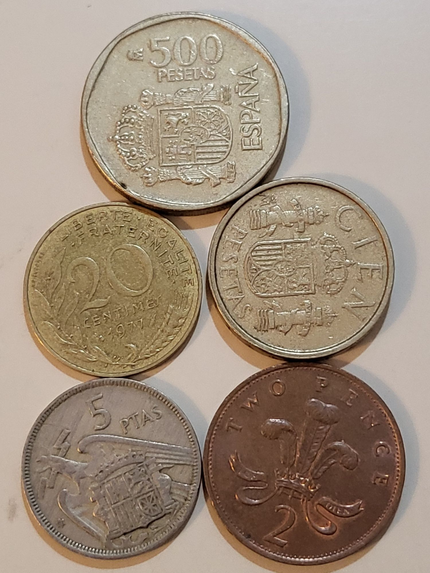 Várias moedas estrangeiras