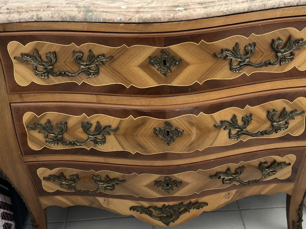 Vendo Móvel aparador, cristaleira e cómoda