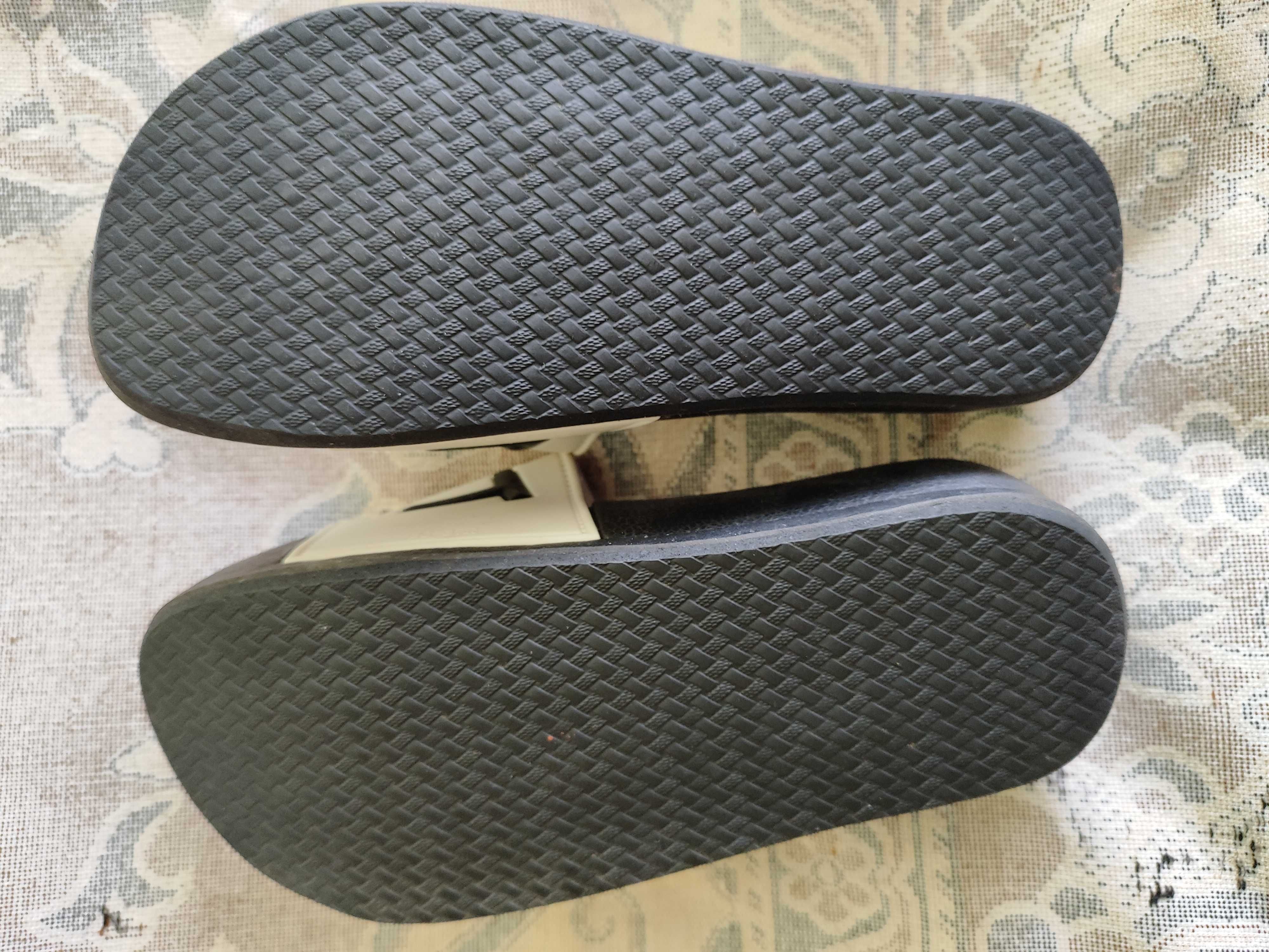 Продам летние  женские шлепанцы