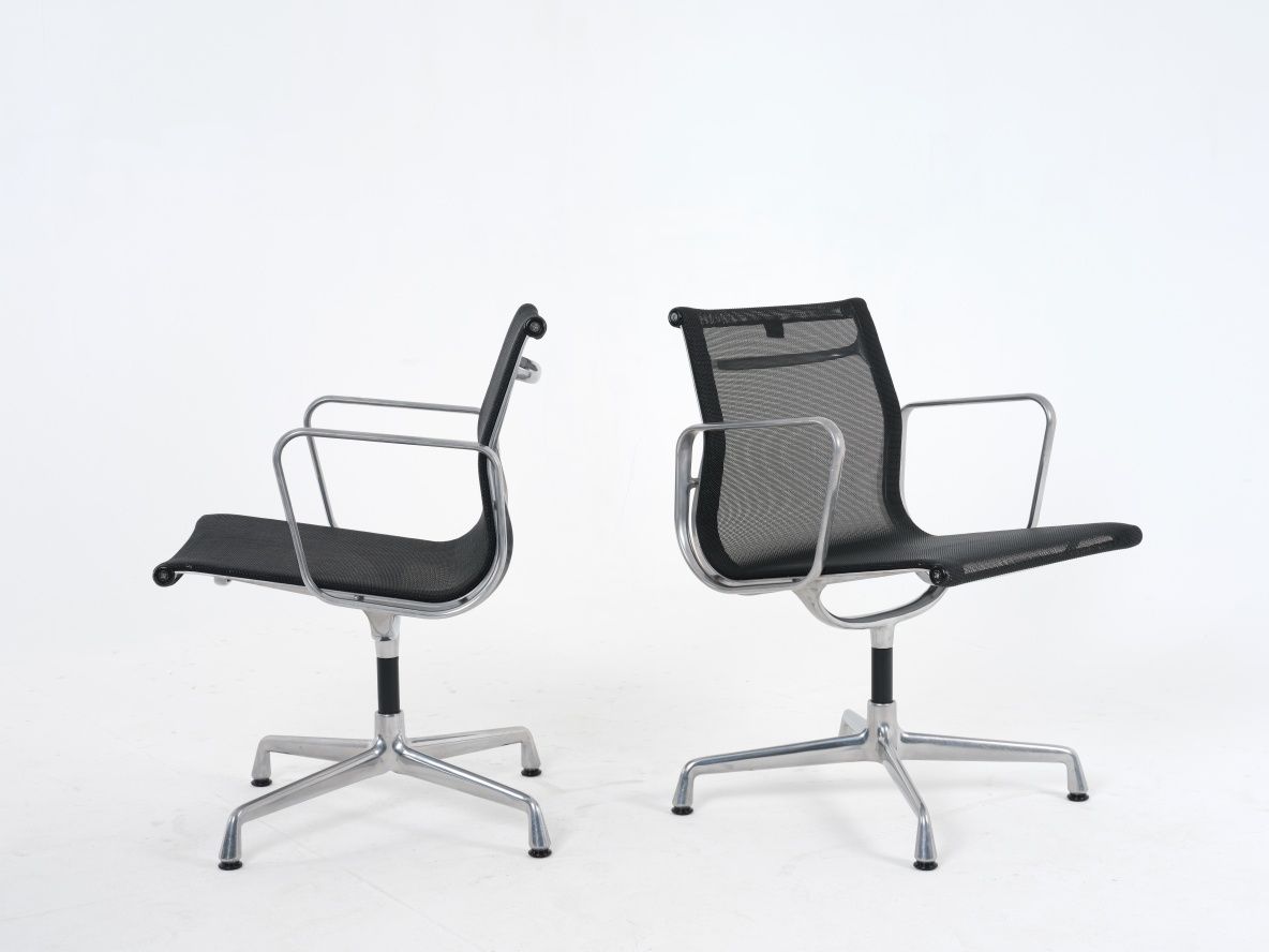 Cadeira EA108 da Vitra