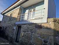 Casa Renovada em Chaves com Vista para a Montanha