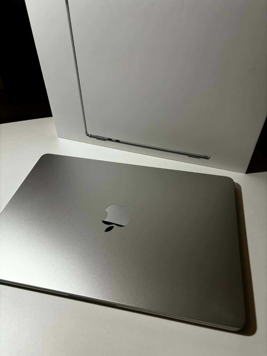 MacBook Air M2 13,6" 8/256 GB –Idealny stan! 100% Kondycji, nieużywany