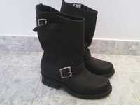 Botas Pretas Frye