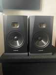 Para monitorów studyjnych Adam Audio T8V