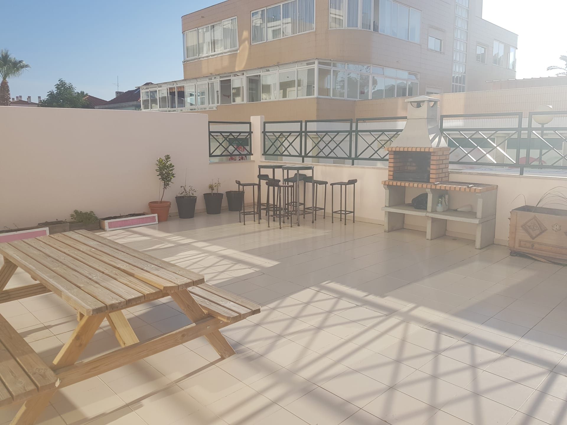 Quarto suite, casa de banho privativa, na Costa da Caparica!