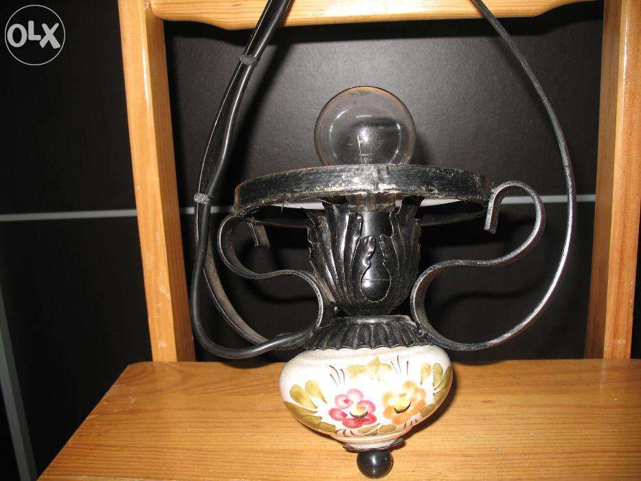 Vende candeeiro em ferro muito bonito