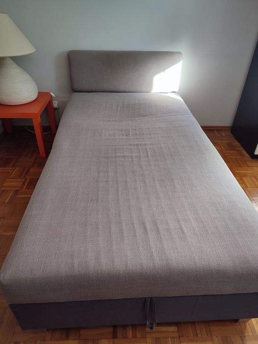 Łóżko, tapczan Agata Odi new z regulowanym zagłówkiem i skrzynią.