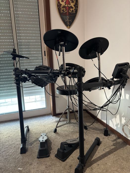 Bateria eletronica Alesis Turbo MeshKit + Banco