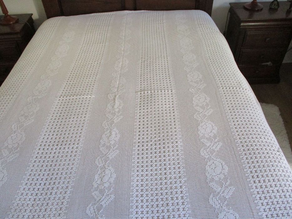 Colcha de renda branca p/ cama de casal 230cm x 230cm Nova nunca usada