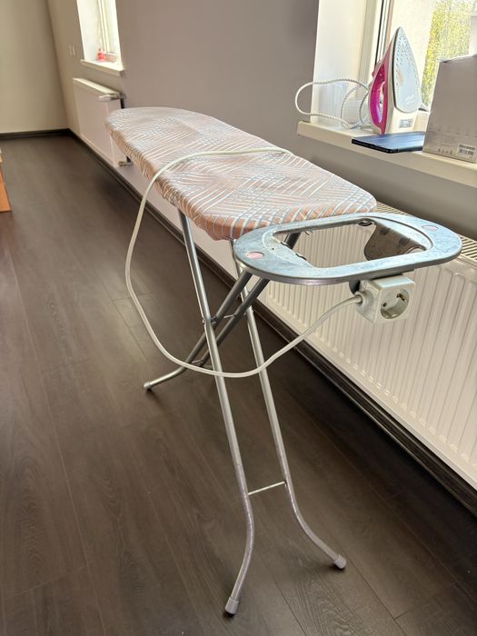 Комплект: праска Tefal + гладильна дошка — стан хороший