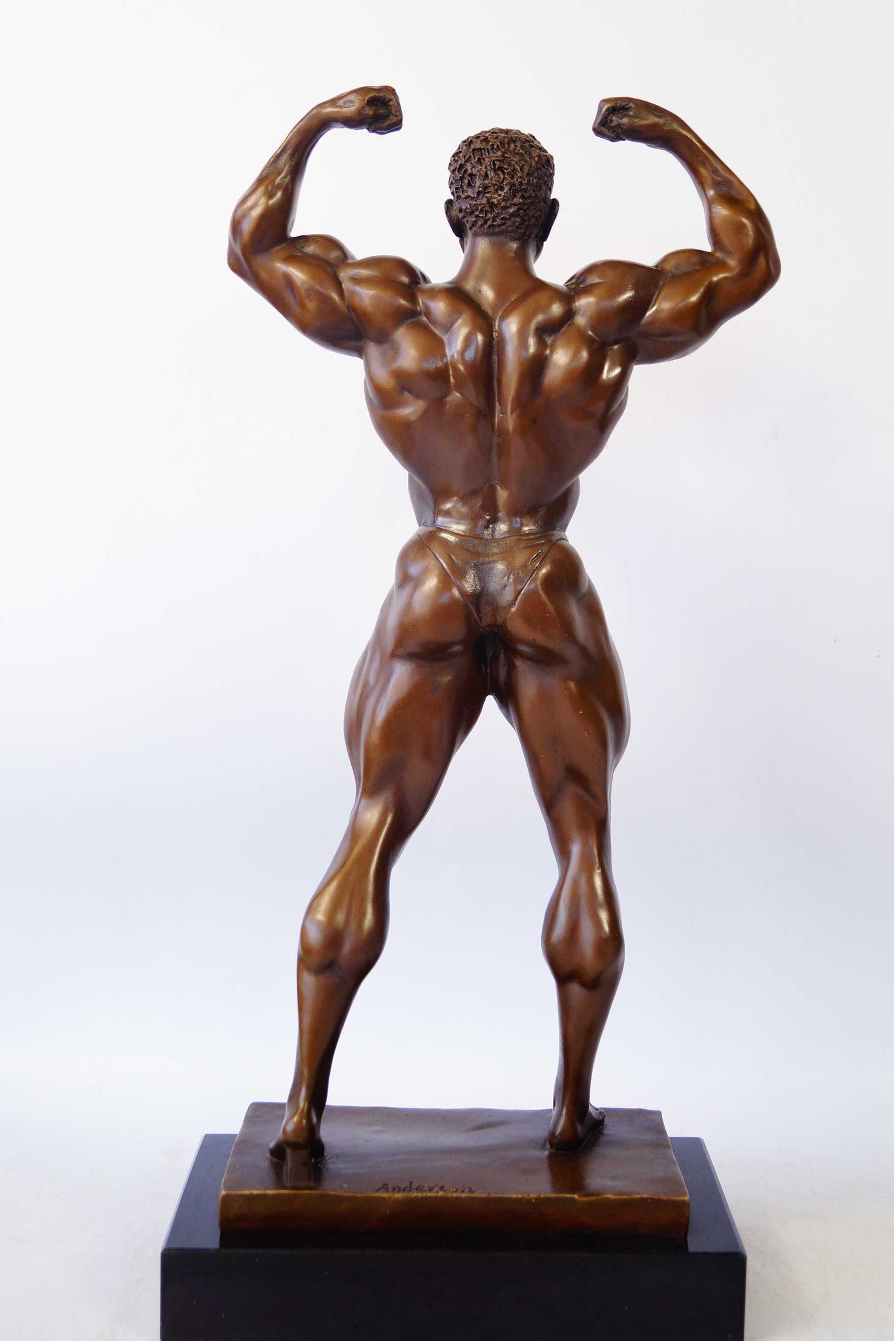 Kulturysta figura z brązu rzeźba statuetka