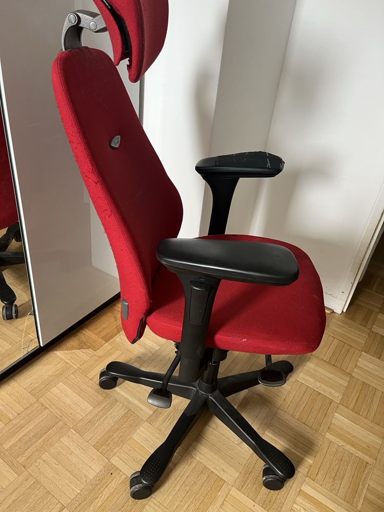 Fotel Kinnarps pełna regulacja