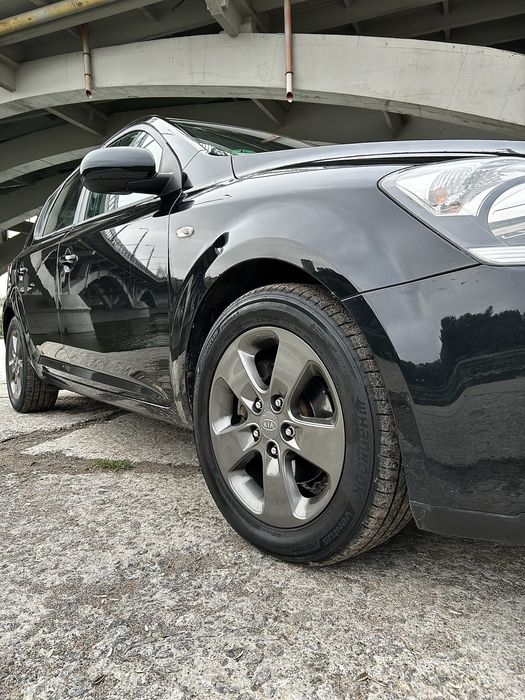 Kia Ceed 1.4 бенз 2009