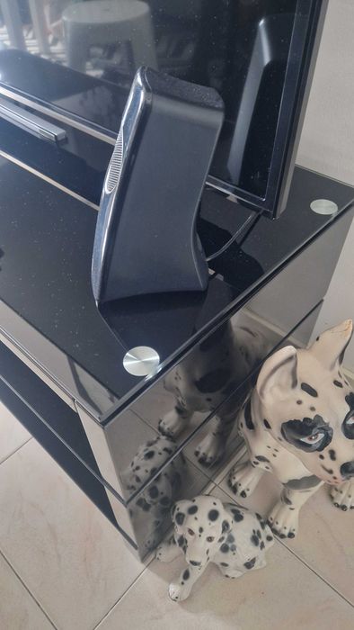 Móvel televisão vidro preto
