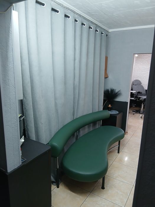 Рабоче місце для манікюра кабинет кушетку оренда салон