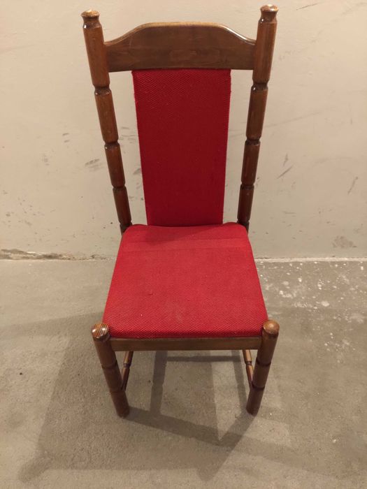 Krzesło drewniane tapicerowane czerwone bordowe czerwień bordo PRL