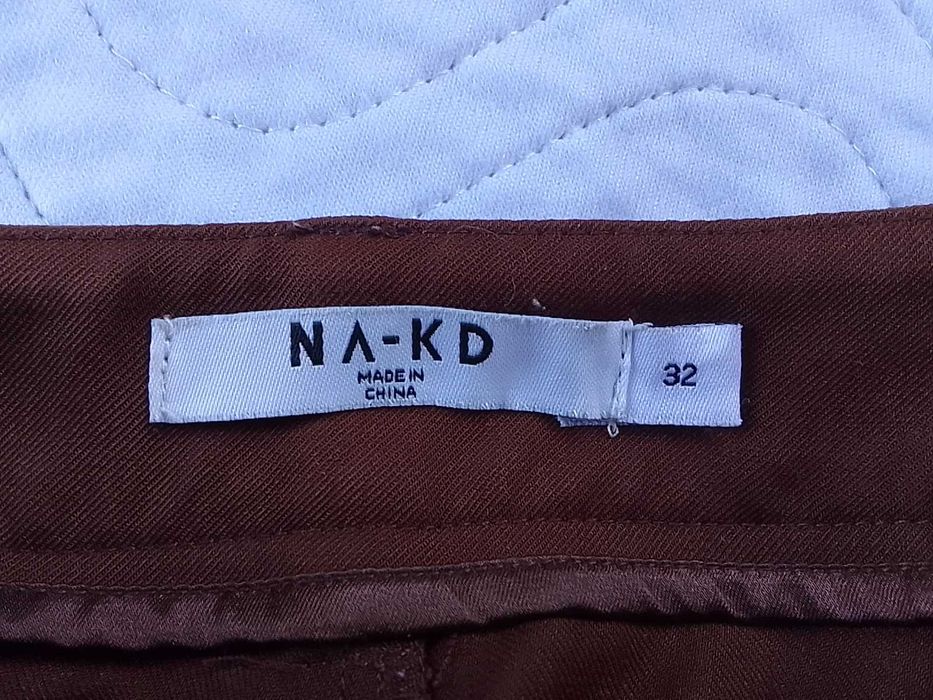 NA-KD brązowe czekoladowe spodnie  wysoki stan 32 xxs XS S