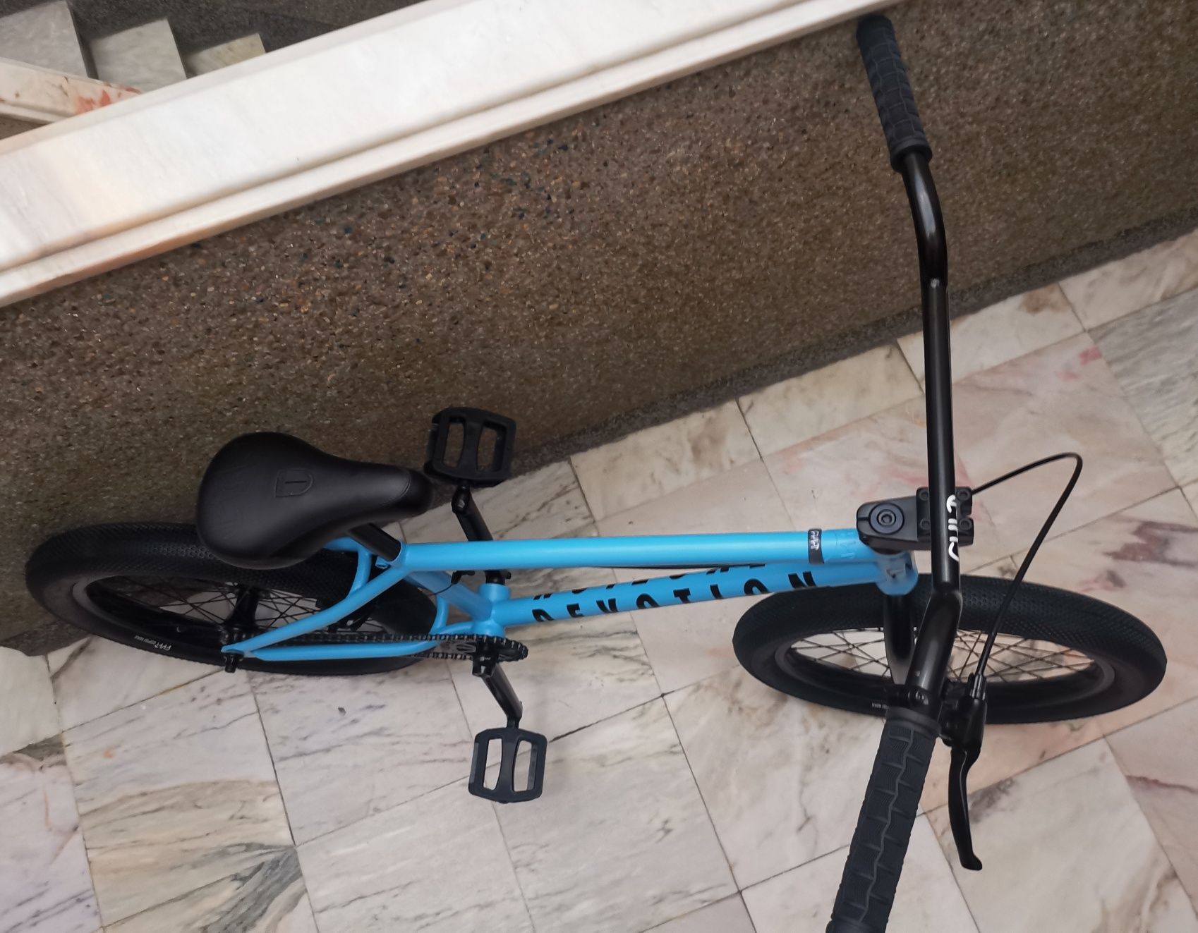 Bicicleta BMX Freestyle Cult Devotion - Como Nova