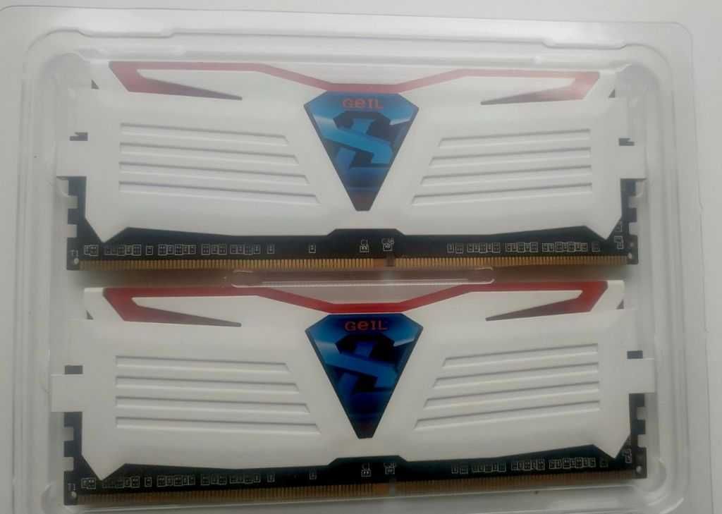 Ігрова Оперативна пам'ять GeIL DDR4-3000 GLWC416GB3000C16ADC