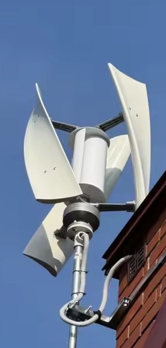 Вертікальний вітрогенератор 24V 1000W + контролер 24v