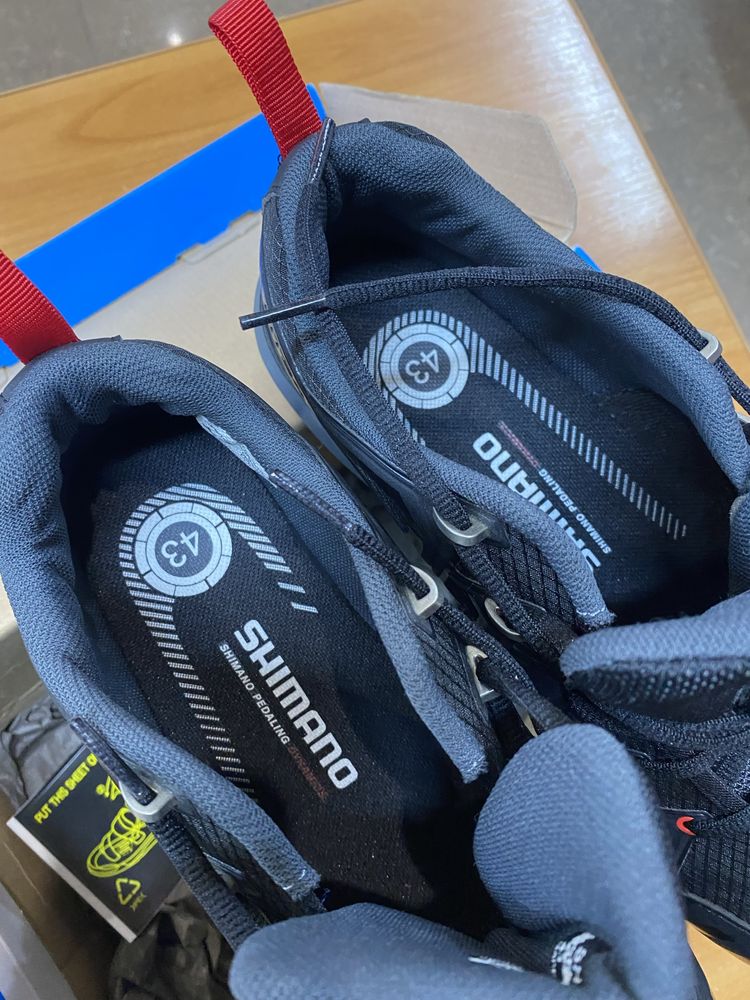 Продам велотуфлі Shimano 43