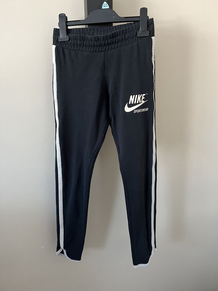 Nike czarne legginsy r. S