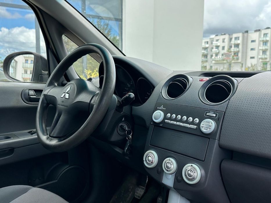 Mitsubishi Colt stan dobry, do jazdy.