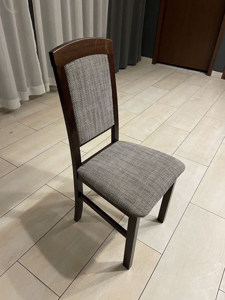 Sprzedam krzesła restauracyjne drewniane