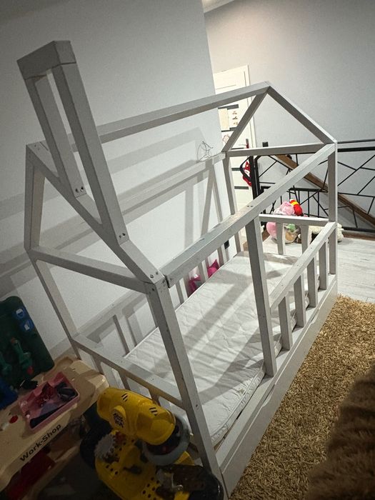 Łóżko dziecięce drewniane domek