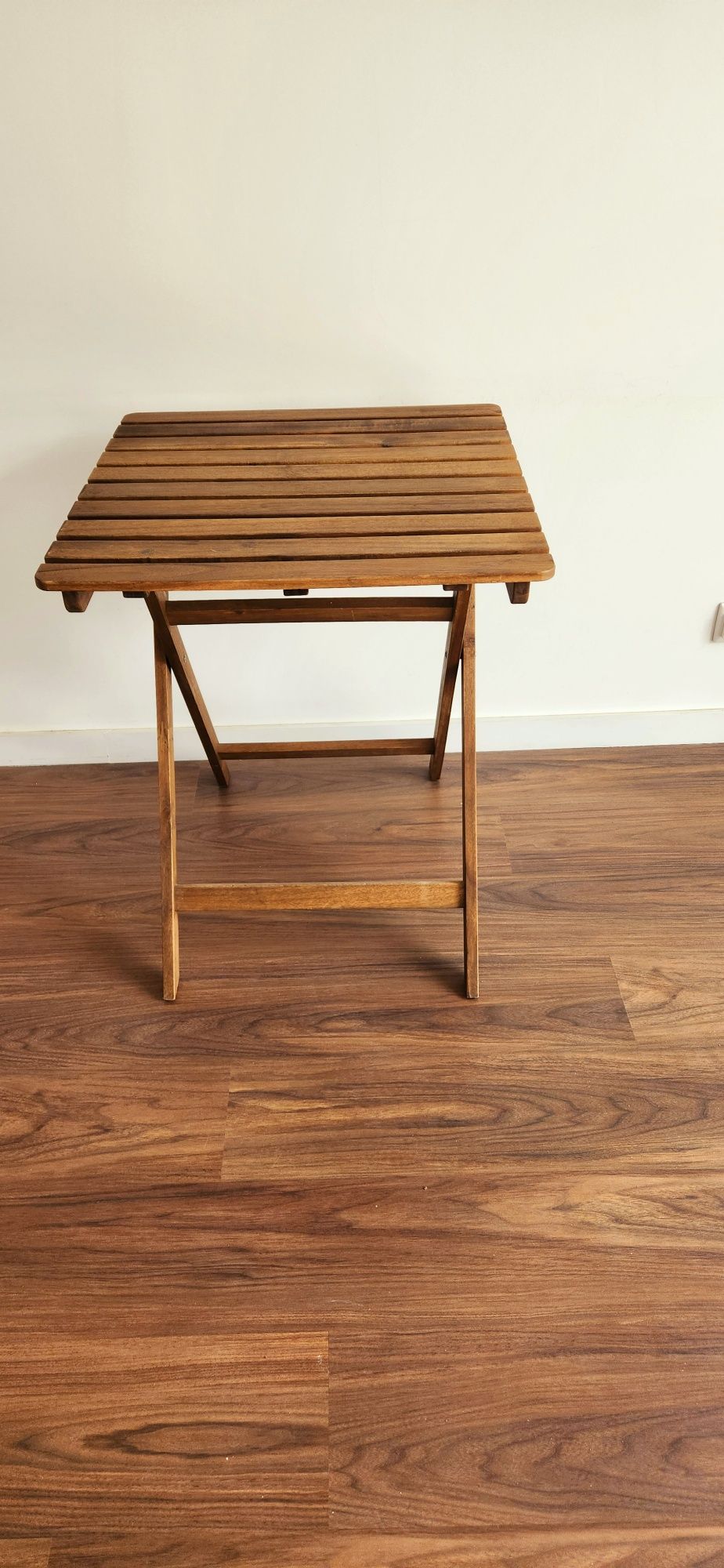 Mesa dobrável em madeira
