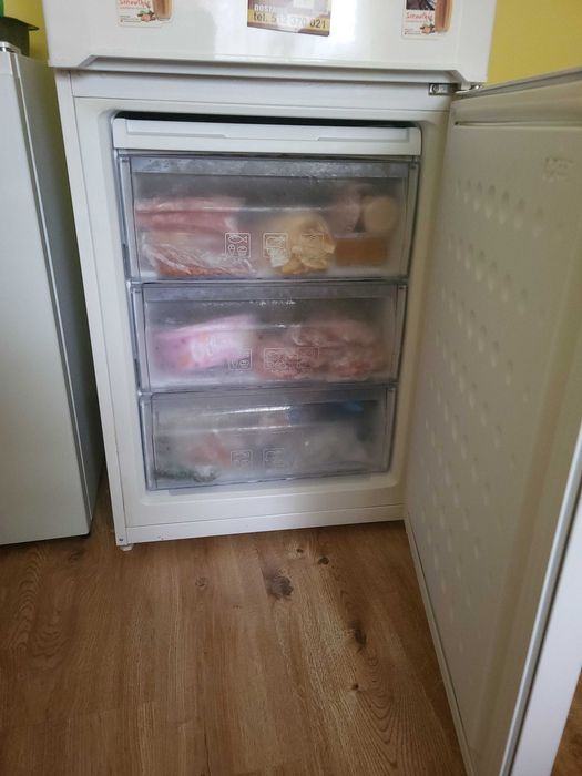 Sprzedam lodówkę