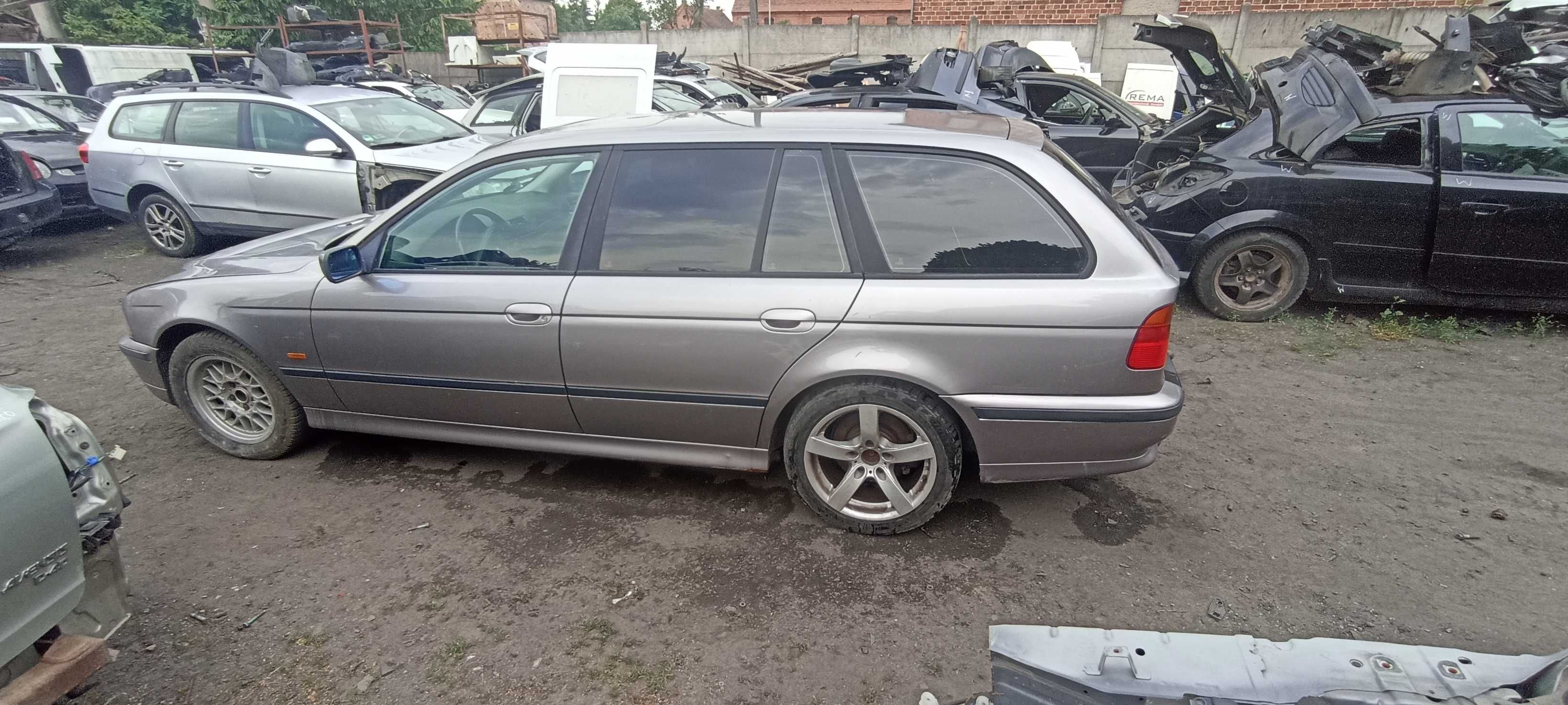 BMW E39 5   2.3  2.5 M52 B25 lak 339/7  TOURING  samochód na części