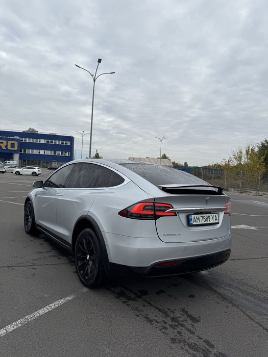 Тесла модел Х 90D максимальная комплектация 3 рядная