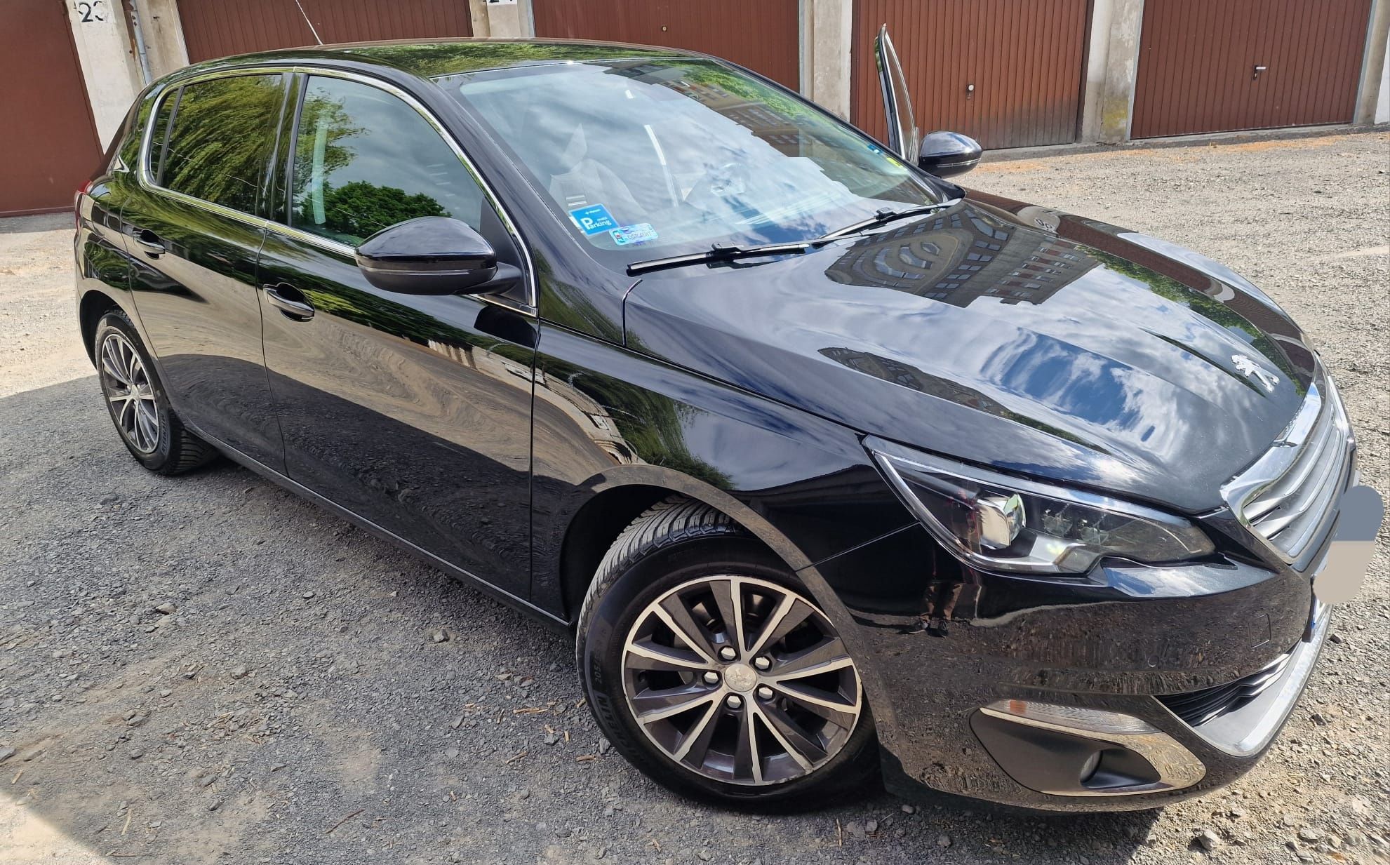 PEUGEOT 308 - benzyna, 2014 r. - utrzymany w perfekcyjnym stanie.
35 0