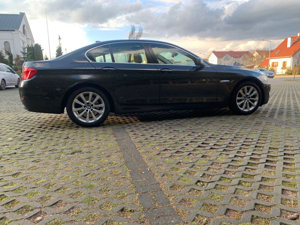 BMW Seria 5 F10 530d 258km