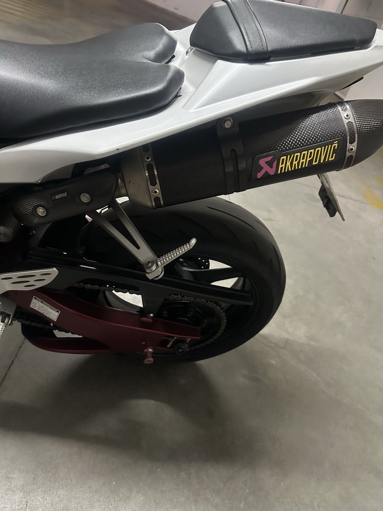Yamaha R1 Crossplane 2010 – 34251 km