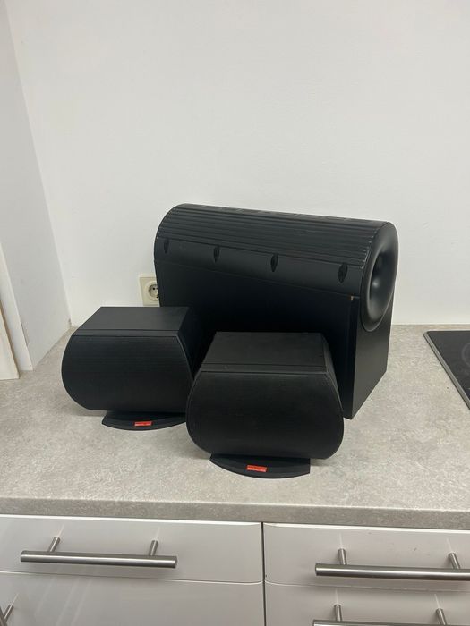 Subwoofer Bowers & Wilkins + 2 kolumny głośnikowe – zestaw audio