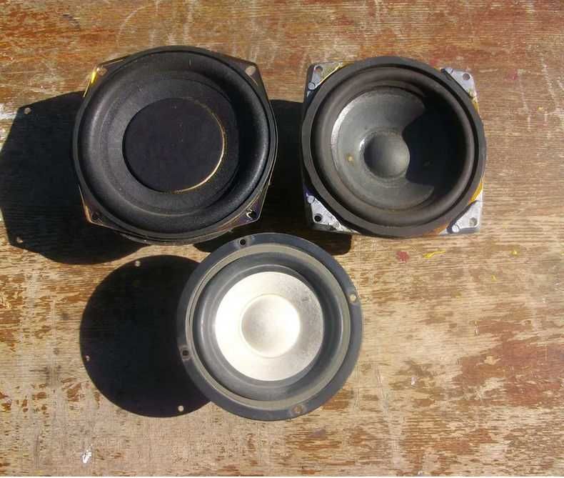 Динамическая головка  15 Вт, 4 Ом, динамик.