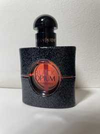 Black  Opium yves saint laurent