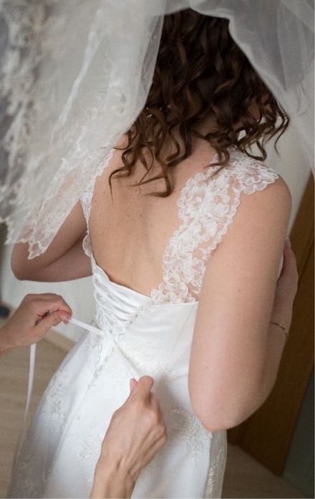 Весільна сукня