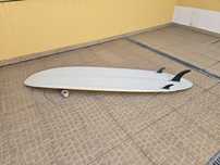 Prancha de surf 8, c/ quilhas, leash e capa incl. com 69L Oportunidade