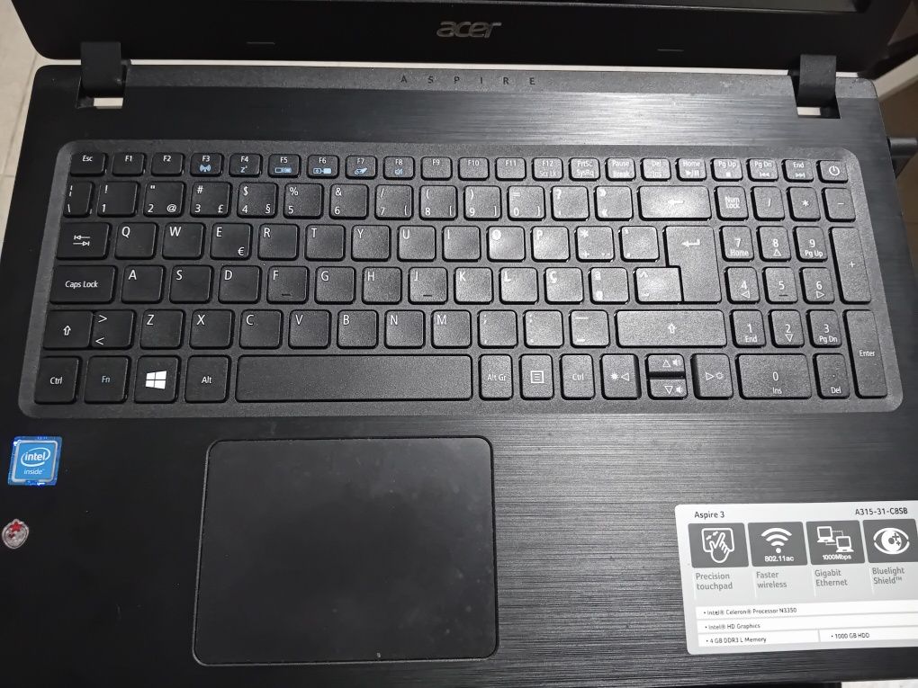Portátil acer aspire 3