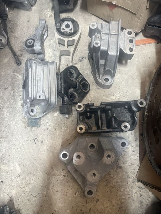 Подушка мотора акпп кронштейн jeep compass 2023+ 2.0 turbo розборка